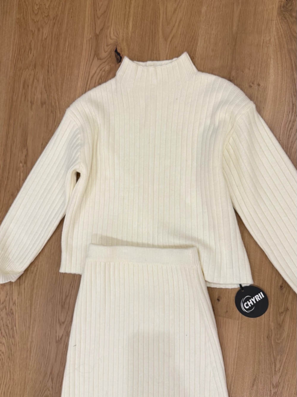 Cream Ribbed Knit Skirt SET - Women's - Picture 2 of 4